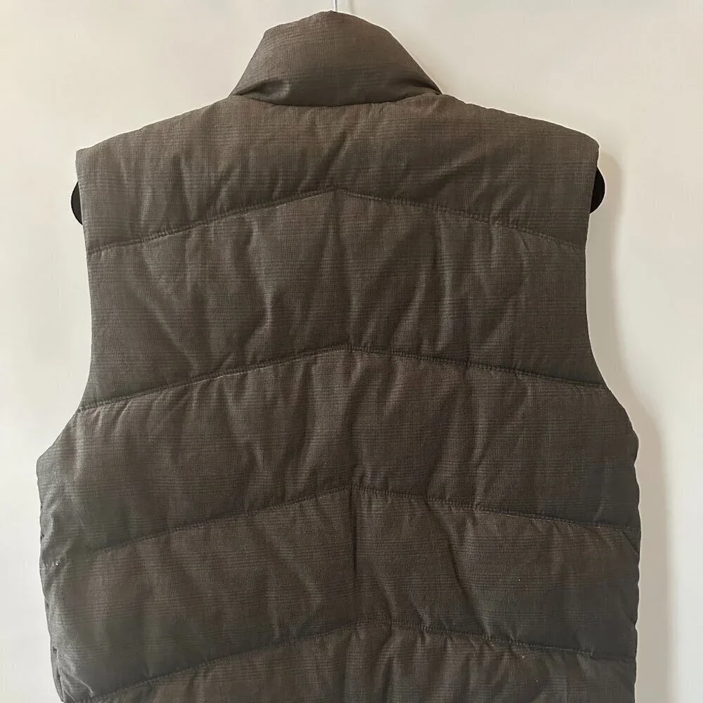 Banana Republic •	color grey
